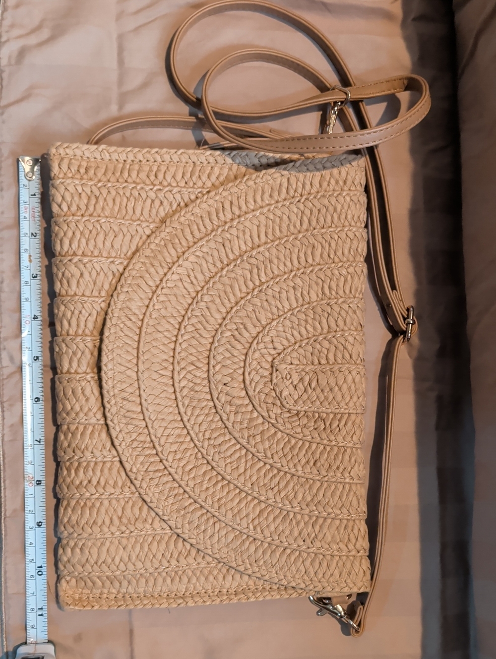 Women's Tan Braided Shoulder Bag - Crossbody Straw-Style Purse